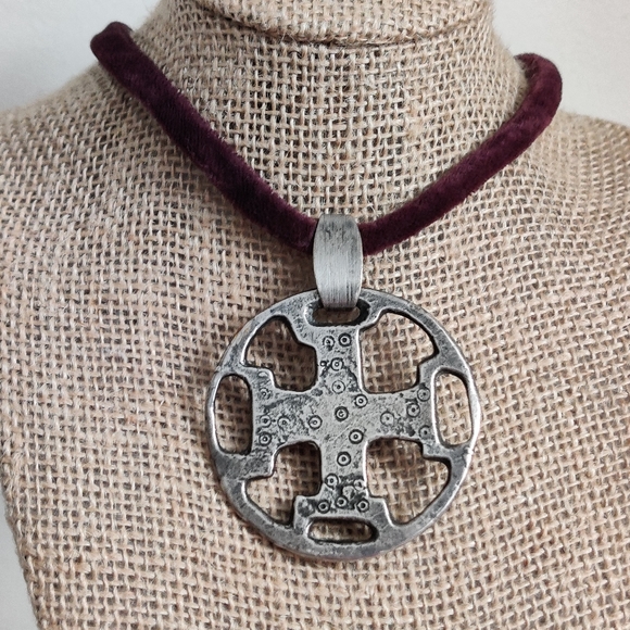 Metropolitan Museum of Art Maltese Cross Pin Pendant - Picture 1 of 15